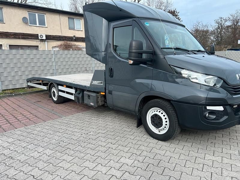 Gebraucht Iveco Daily 180 PS (132 kW) 2018 Grau