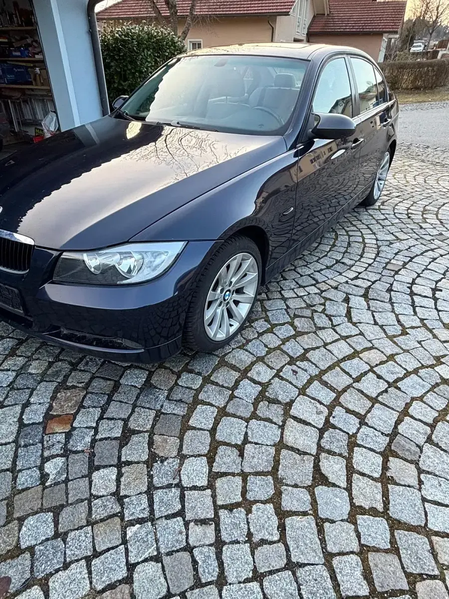 Gebraucht BMW 318 129 PS (94 kW) 2007 Blau Limousine