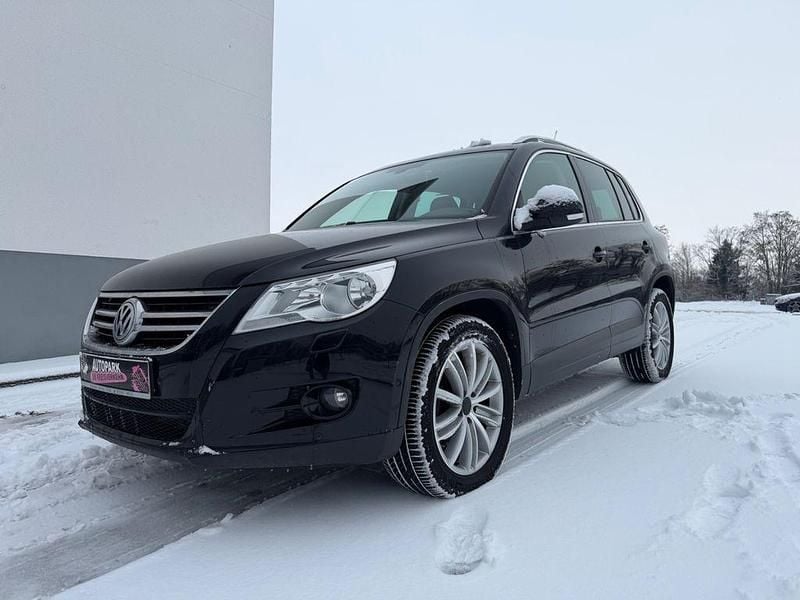 Schwarz Gebraucht 2011 VW Tiguan Team SUV | 6.999 € (Guter Preis) - Bild 1/4