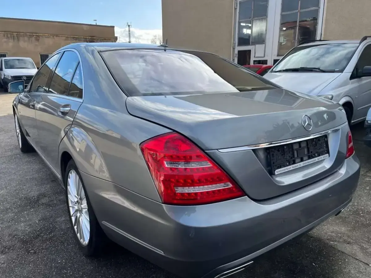 Gebraucht Mercedes S500 435 PS (319 kW) 2011 Grau Limousine