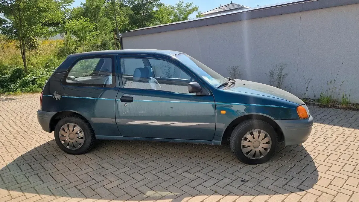 Gebraucht Toyota Starlet 75 PS (55 kW) 1999 Blau Kleinwagen