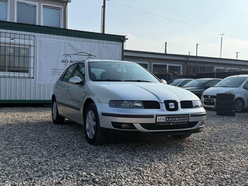 Second-hand Seat Leon 105 CP (77 kW) 2003 Auriu Hatchback