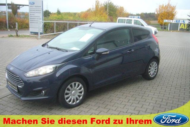 Gebraucht Ford Fiesta Trend 80 PS (58 kW) 2013 Blau Kleinwagen