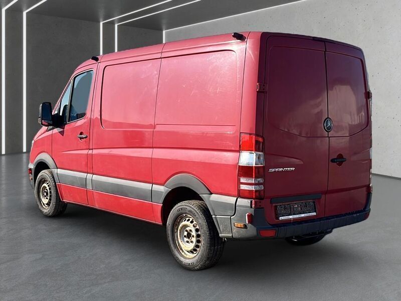 Gebraucht Mercedes Sprinter 114 PS (83 kW) 2017 Rot Van