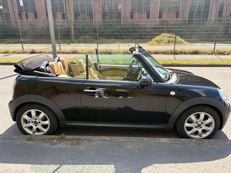 Second-hand Mini Cooper Cabriolet 120 CP (88 kW) 2009 Negru Cabrio