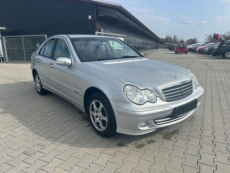 Gebraucht Mercedes C180 143 PS (105 kW) 2004 Silber Limousine
