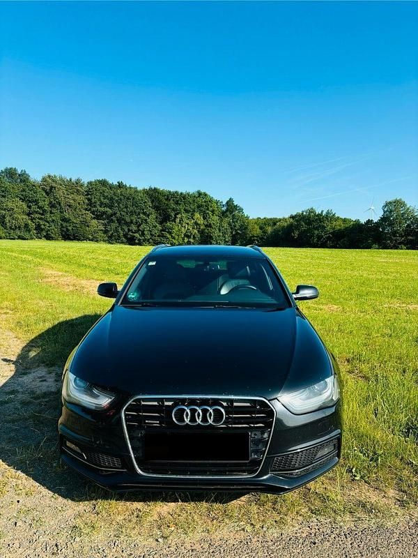Schwarz Gebraucht 2012 Audi A4 S-Line Kombi | 14.000 € (Teuer) - Bild 1/4