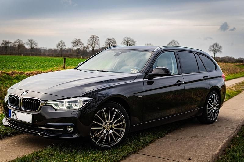 Gebraucht BMW 330 Sport Line 252 PS (185 kW) 2017 Braun Kombi