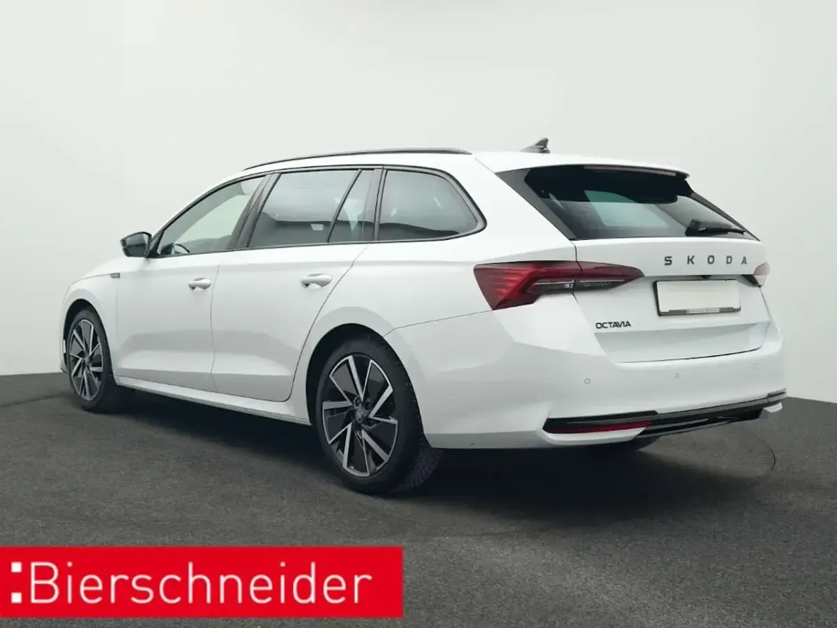 Gebraucht Skoda Octavia SportLine 150 PS (110 kW) 2025 Weiss Kombi