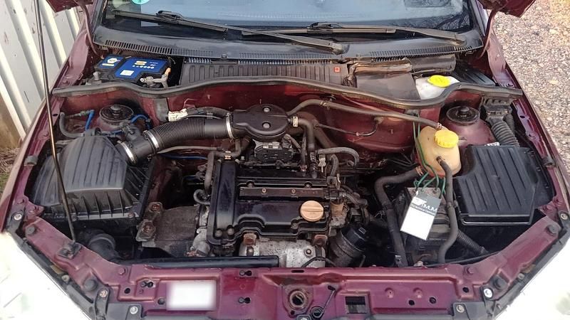 Gebraucht Opel Corsa 58 PS (42 kW) 2004 Rot Kleinwagen