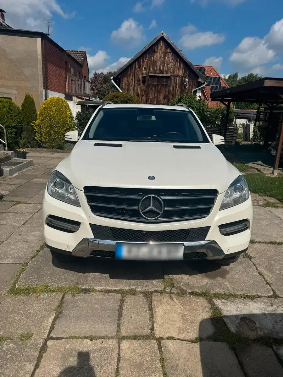 Gebraucht Mercedes ML350 258 PS (189 kW) 2012 Weiß SUV