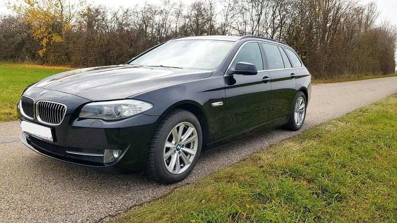 Gebraucht BMW 520 184 PS (135 kW) 2012 Schwarz Kombi