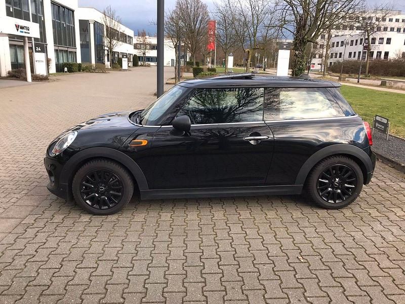 Second-hand Mini ONE 102 CP (75 kW) 2015 Negru Hatchback