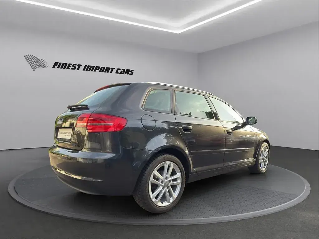 Gebraucht Audi A3 Attraction 105 PS (77 kW) 2011 Grau Kleinwagen