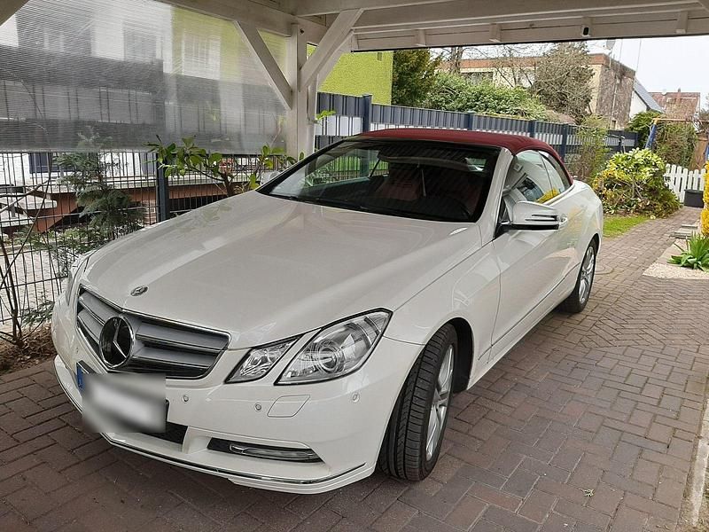 Gebraucht Mercedes E250 Avantgarde 204 PS (150 kW) 2012 Weiß Cabrio