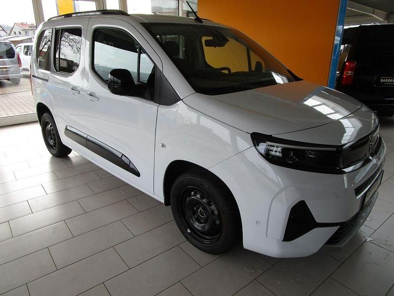 Gebraucht Opel Combo Life 131 PS (96 kW) 2024 Weiß Van / Kleinbus