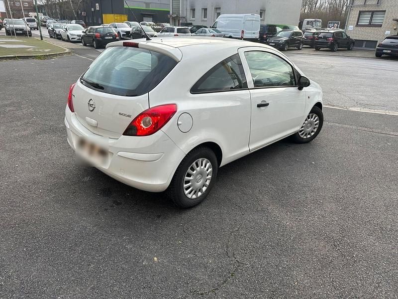 Gebraucht Opel Corsa Selection 69 PS (50 kW) 2013 Weiß Kleinwagen
