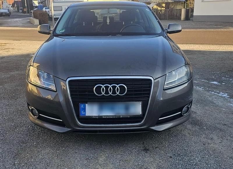 Grau Gebraucht 2012 Audi A3 Coupé | 3.800 € (Teuer) - Bild 1/4