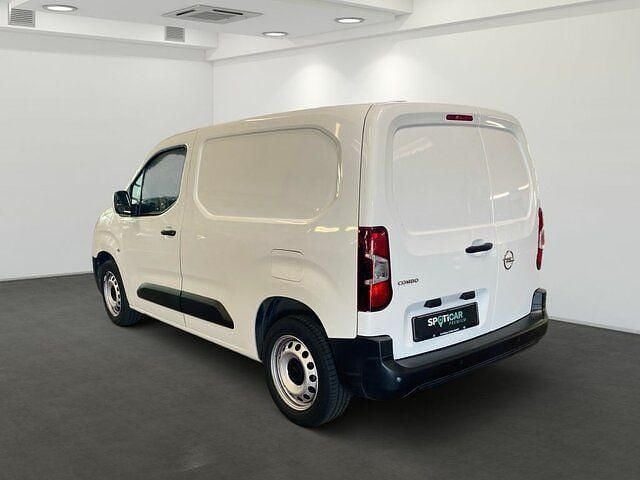 Używany Opel Combo Edition 110 KM (80 kW) 2021 Biały Minivan