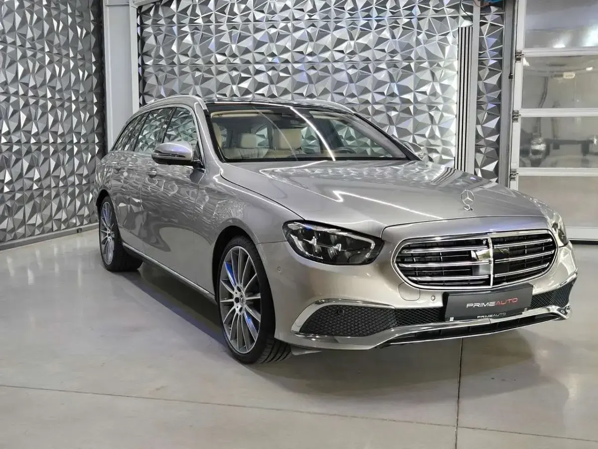 Gebraucht Mercedes E400 330 PS (242 kW) 2022 Mojavesilber Kombi