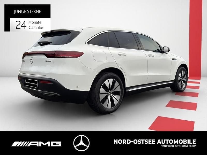 Gebraucht Mercedes EQC400 300 kW (408 PS) 2022 Unilack polarweiß SUV