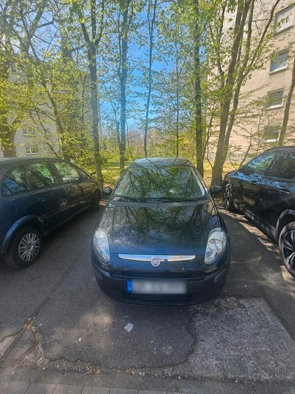 Schwarz Gebraucht 2012 Fiat Punto Kleinwagen | 2.000 € - Bild 1/4