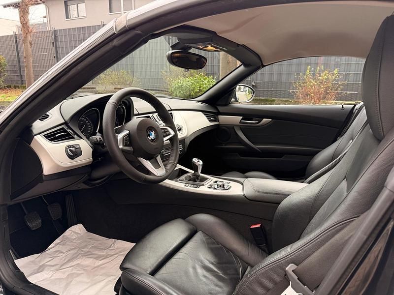 Gebraucht BMW Z4 204 PS (150 kW) 2010 Schwarz Cabrio