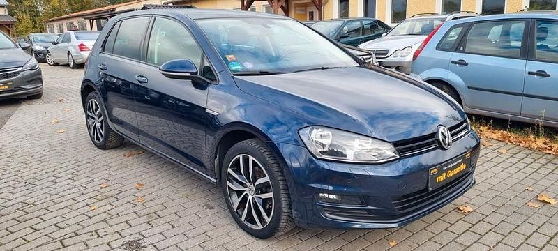 Gebraucht VW Golf VII 110 PS (80 kW) 2015 Blau Limousine