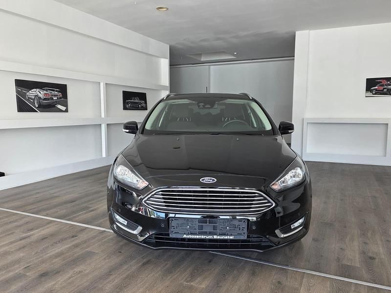 Gebraucht Ford Focus Titanium 125 PS (91 kW) 2019 Schwarz Kombi