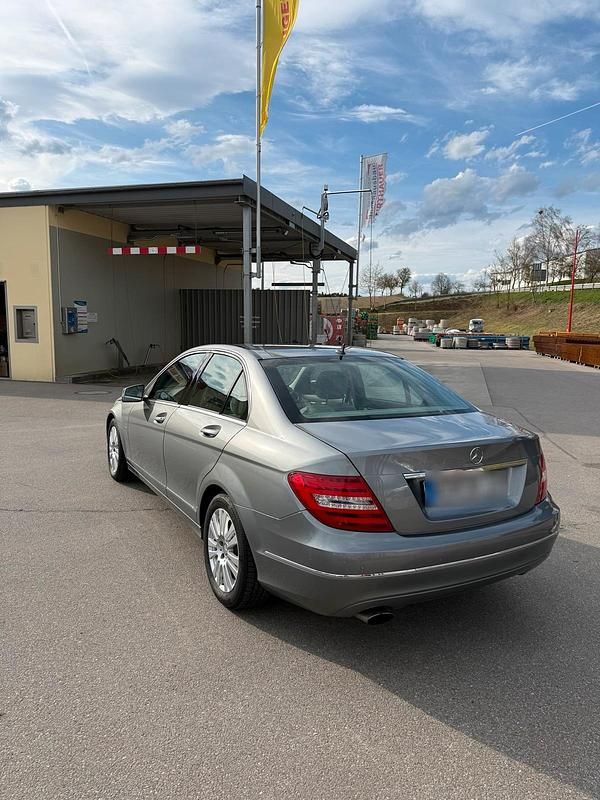 Gebraucht Mercedes C200 184 PS (135 kW) 2011 Silber Limousine