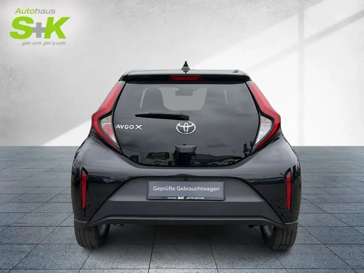Gebraucht Toyota Aygo X 72 PS (52 kW) 2023 Schwarz SUV
