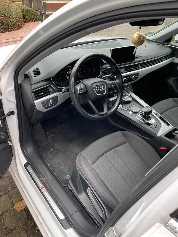 Gebraucht Audi A4 150 PS (110 kW) 2017 Weiß Kombi