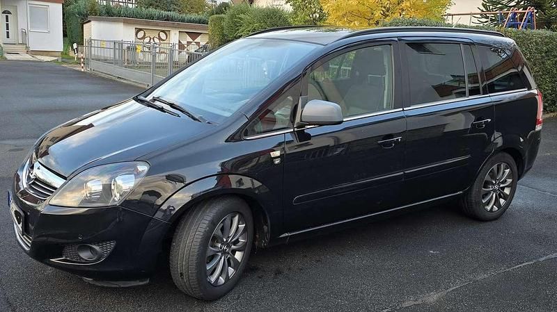 Schwarz Gebraucht 2010 Opel Zafira Edition Kombi | 4.200 € (Fairer Preis) - Bild 1/4