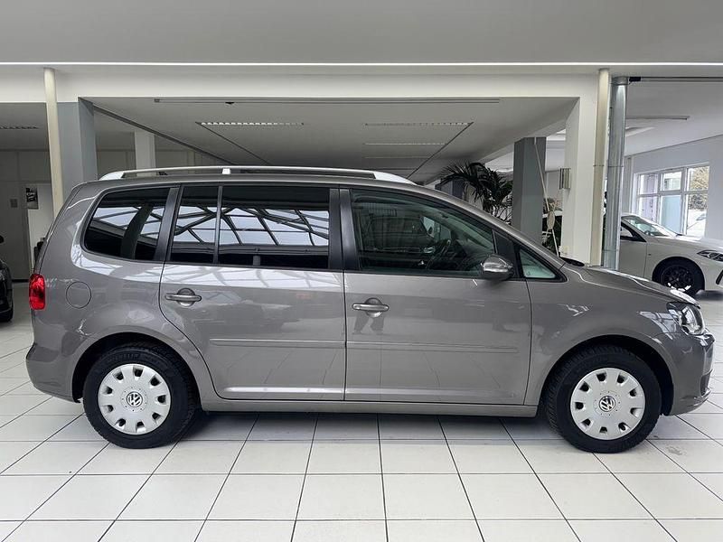 Gebraucht VW Touran 105 PS (77 kW) 2011 Schwarz Van / Kleinbus