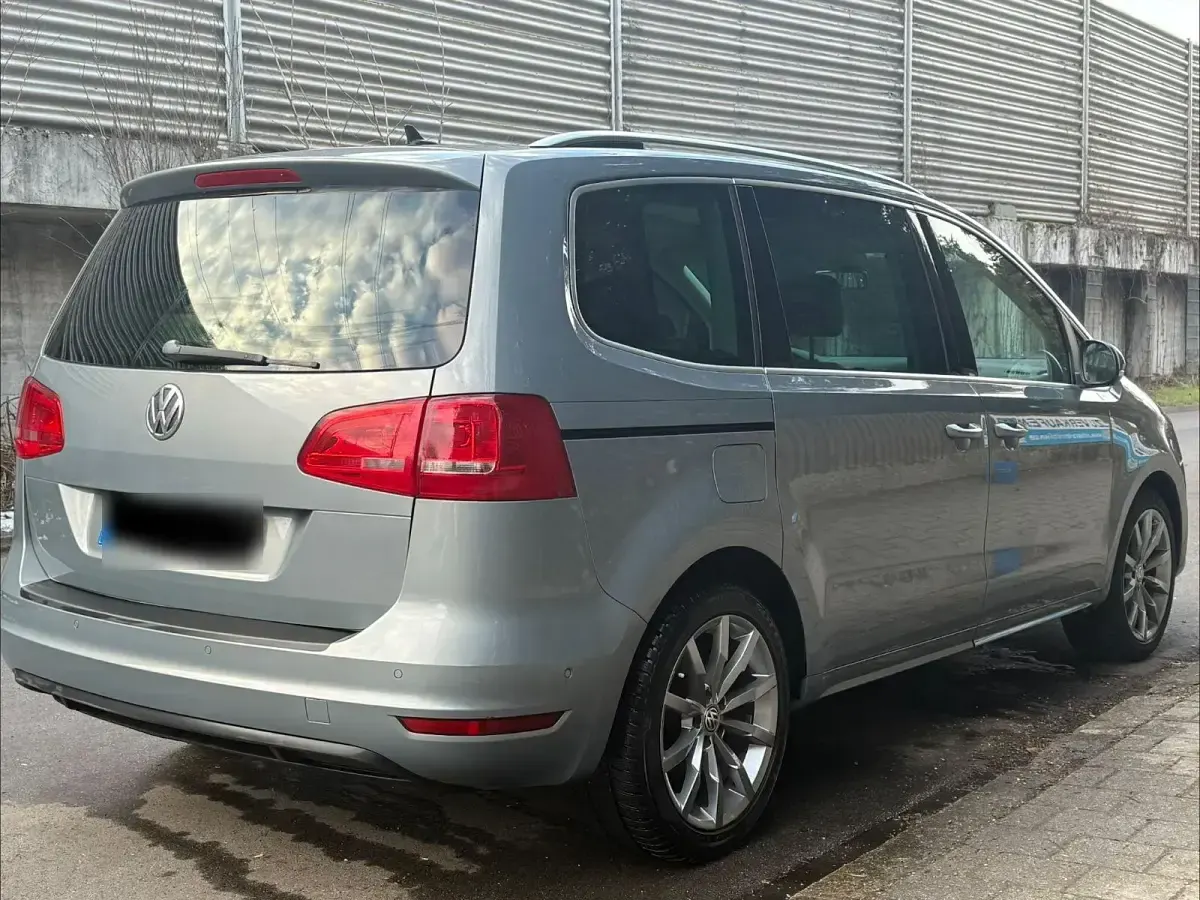 Gebraucht VW Sharan Highline 177 PS (130 kW) 2014 Grau Van / Kleinbus