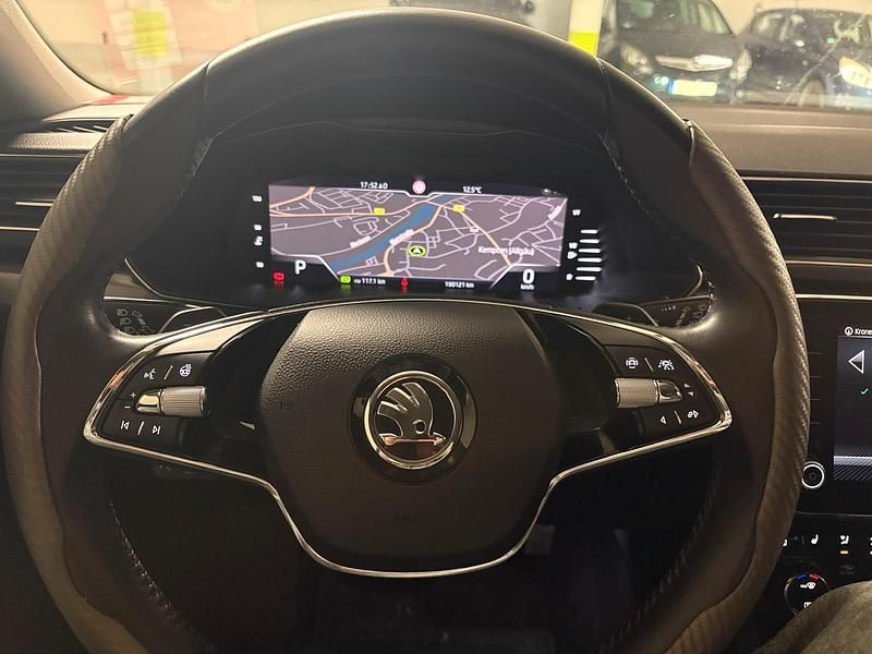 Gebraucht Skoda Superb 200 PS (147 kW) 2021 Schwarz Kombi