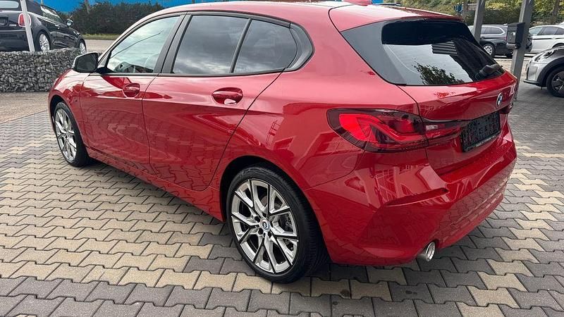Gebraucht BMW 116 Sport Line 116 PS (85 kW) 2019 Rot Kleinwagen