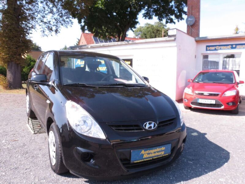 Schwarz Gebraucht 2012 Hyundai i20 Classic Kleinwagen | 5.940 € (Teuer) - Bild 1/4