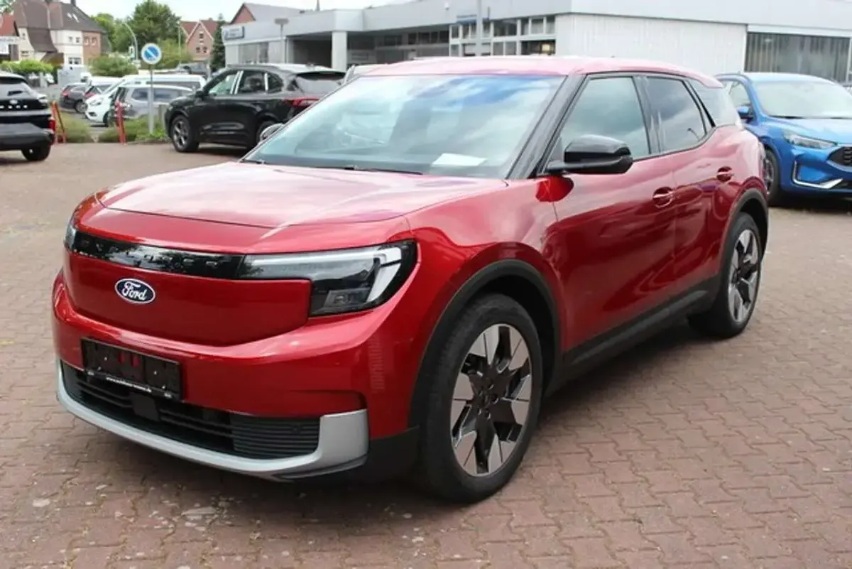 Gebraucht Ford Explorer Premium 210 kW (286 PS) 2025 Lucid red SUV