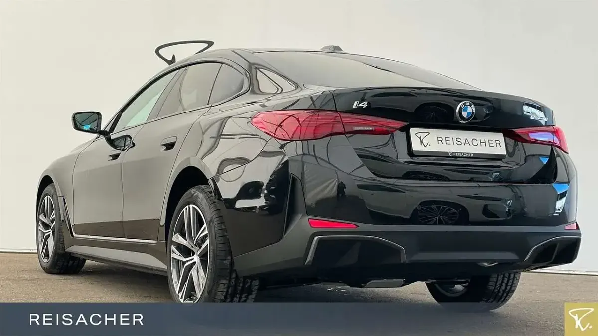 Gebraucht BMW i4 250 kW (340 PS) 2026 Saphirschwarz metallic Limousine