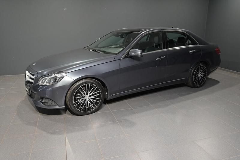Tenoritgrau metallic Gebraucht 2015 Mercedes E350 Avantgarde Limousine | 12.570 € (Superpreis) - Bild 1/4