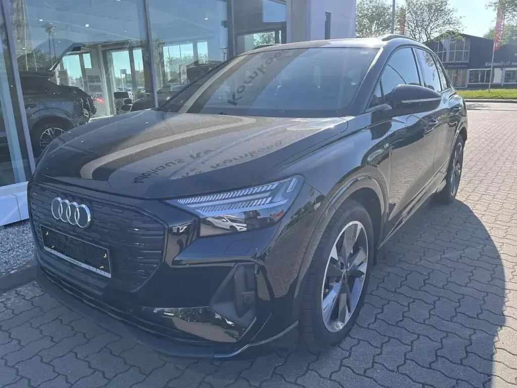 Gebraucht Audi e-tron S-Line 210 kW (286 PS) 2024 Mythosschwarz metallic (metallic) SUV