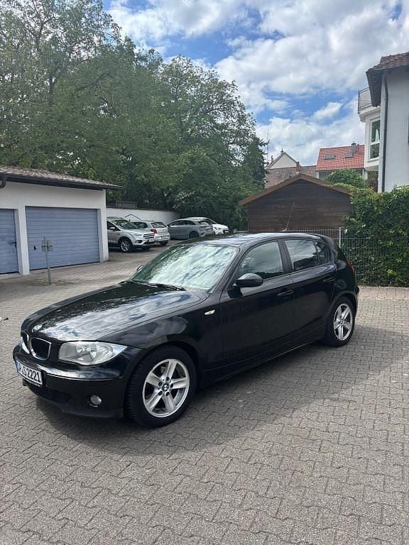 Gebraucht BMW 118 129 PS (94 kW) 2006 Schwarz Kleinwagen
