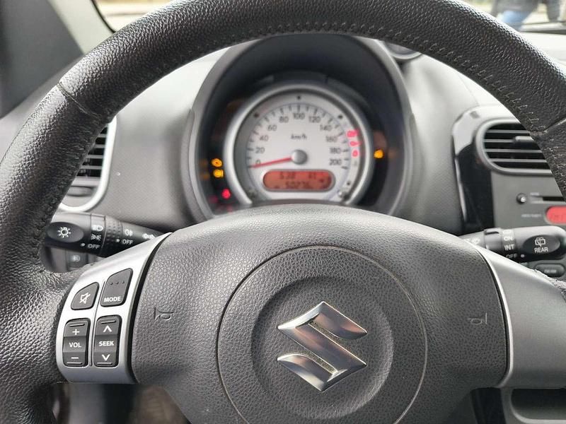 Gebraucht Suzuki Splash Comfort 94 PS (69 kW) 2013 Braun Kleinwagen