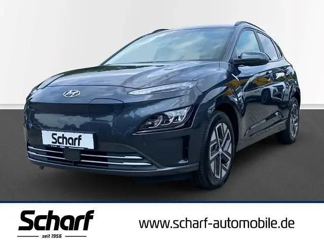Schwarz Gebraucht 2022 Hyundai Kona Trend SUV | 21.790 € (Teuer) - Bild 1/4