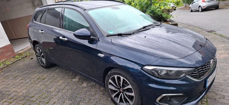 Blau Gebraucht 2017 Fiat Tipo Lounge Limousine | 8.900 € (Fairer Preis) - Bild 1/4