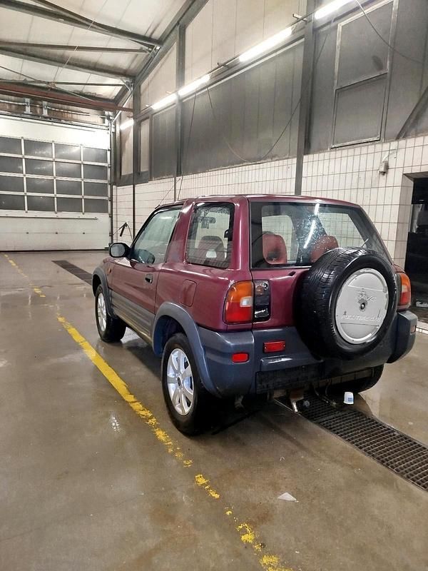 Gebraucht Toyota RAV4 129 PS (94 kW) 1997 Violet SUV