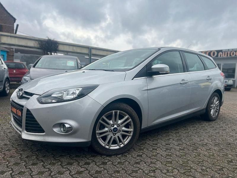 Second-hand Ford Focus Titanium 95 CP (69 kW) 2012 Argintiu Berlinǎ