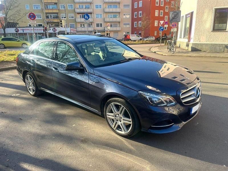 Gebraucht Mercedes E350 Elegance 252 PS (185 kW) 2014 Blau Limousine
