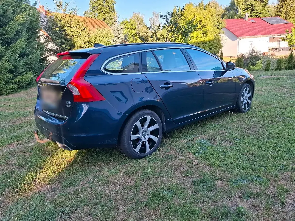 Gebraucht Volvo V60 215 PS (158 kW) 2014 Blau Kombi